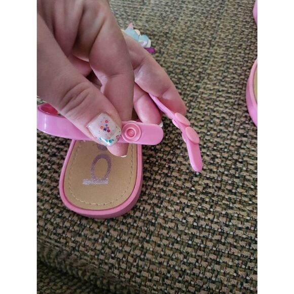 BEBE Girls pink sandals with multicolor flower on top of foot - Picture 4 of 6